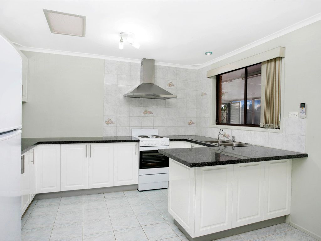 36 Pleasant Street, BOSSLEY PARK, NSW 2176