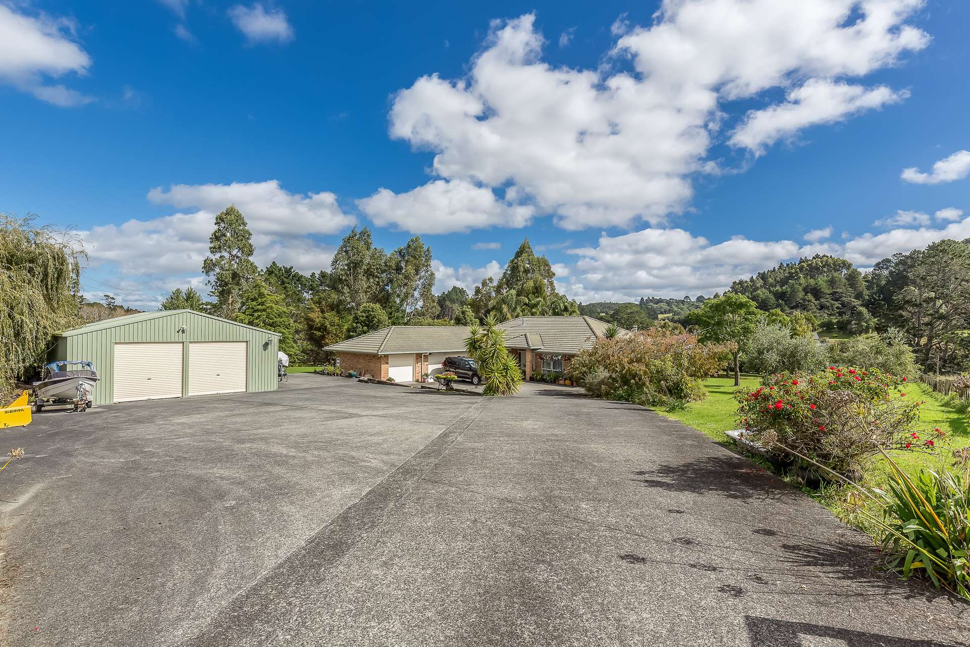 248 Paremoremo Road photo 0