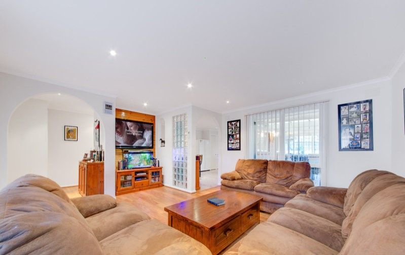 39 Charles Green Avenue, Endeavour Hills, VIC 3802