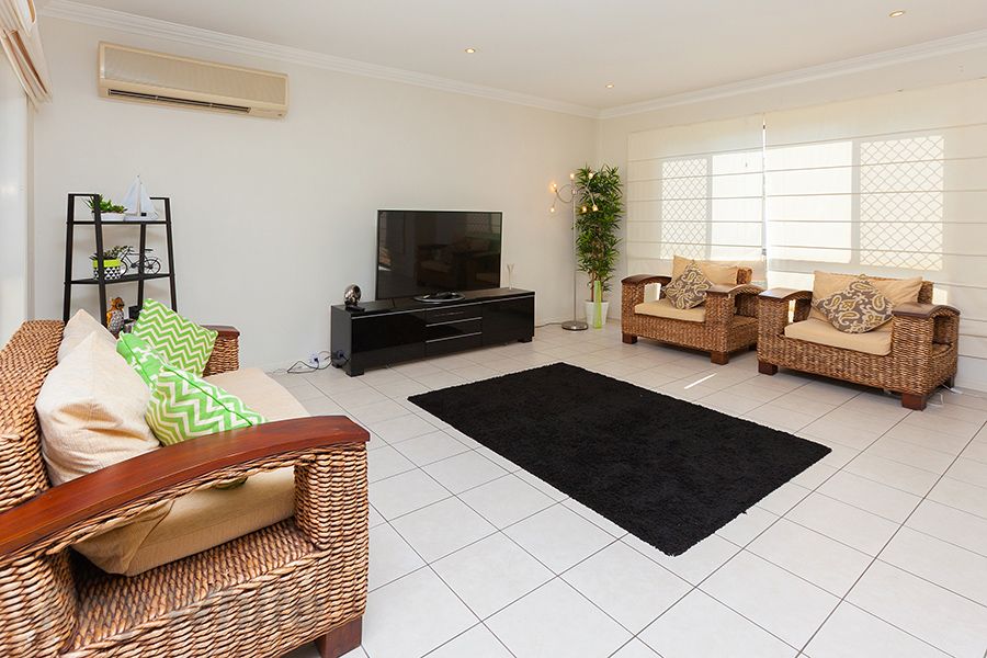 9 Cobourg Street, Forest Lake, QLD 4078