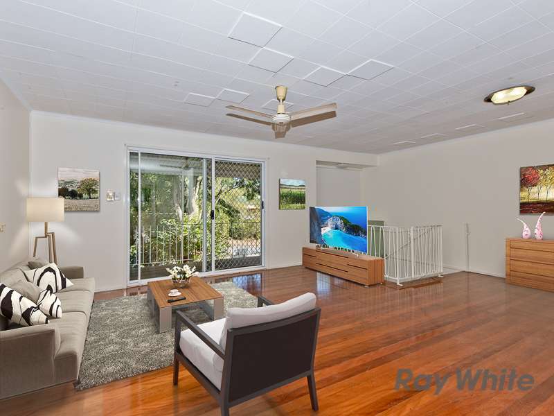 102 Niven Street, Stafford Heights, QLD 4053