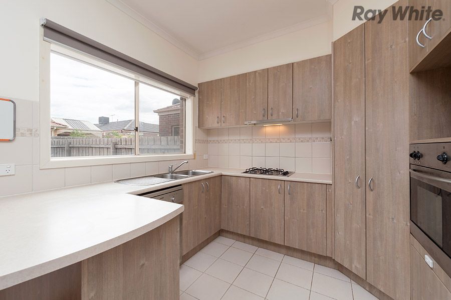 5 The Glades, Taylors Hill, VIC 3037