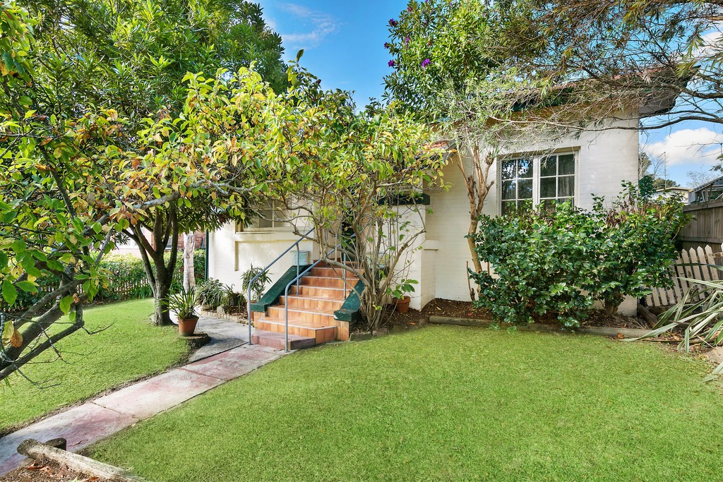 2 Wentworth Avenue, Waitara, NSW 2077