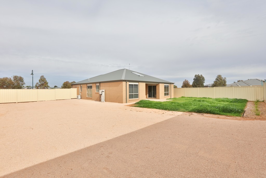 34 Ontario Park Drive, Mildura, VIC 3500