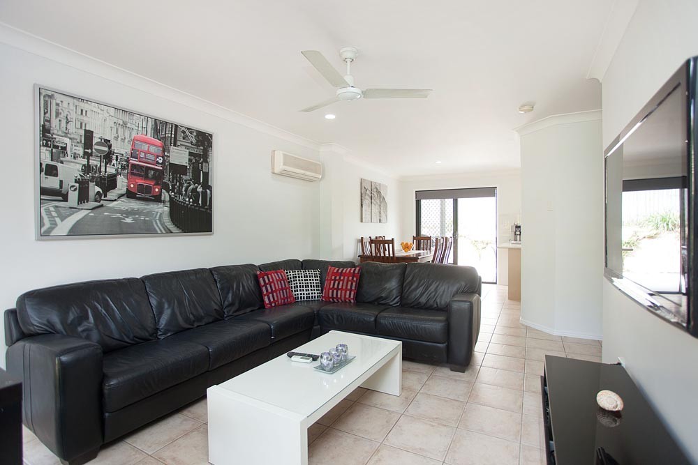 6/7 Nev Close, Wishart, QLD 4122