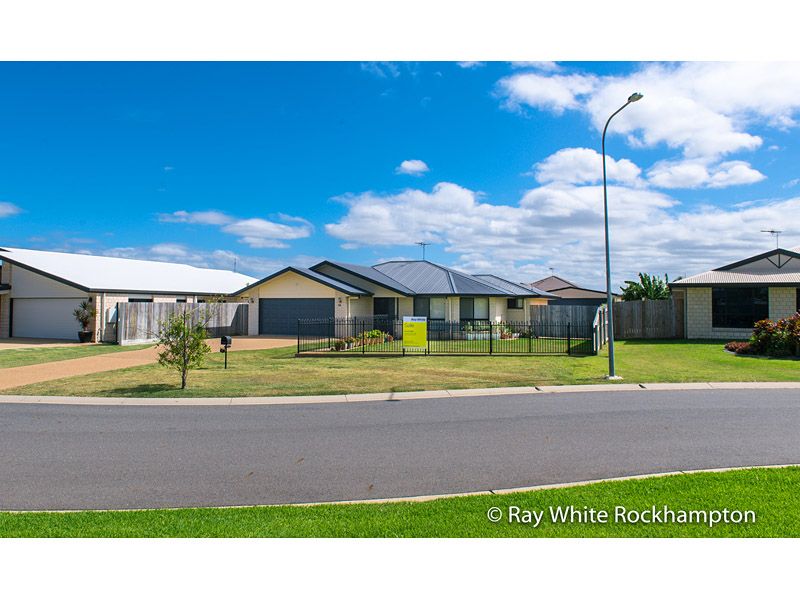 35 Tamarind Avenue, Norman Gardens, QLD 4701