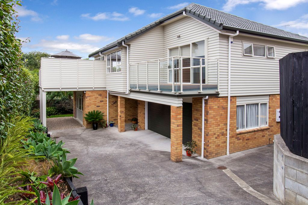2b Minerva Terrace, Howick, Manukau City