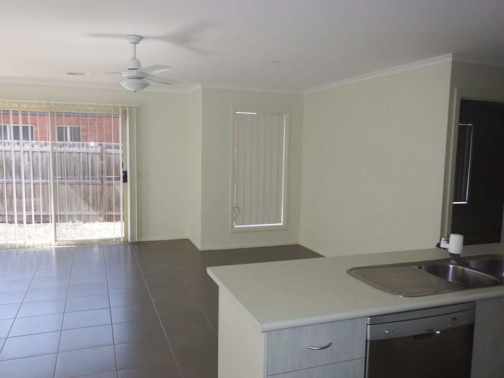 13 Harmony Drive, South Morang, VIC 3752