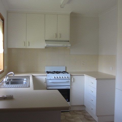 2/381 Dick Road, Lavington, NSW 2641