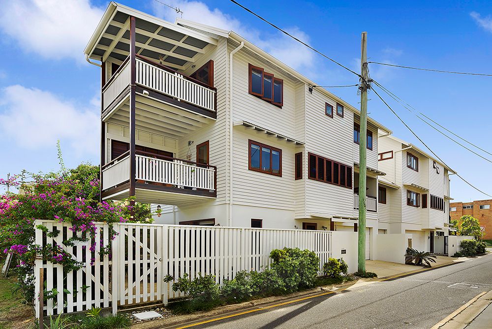 52 Jefferson Lane, Palm Beach QLD 4221