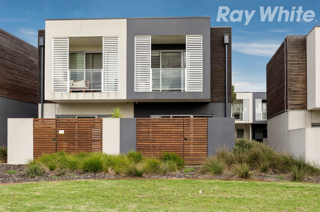 8 Silverash Drive, Bundoora, VIC 3083