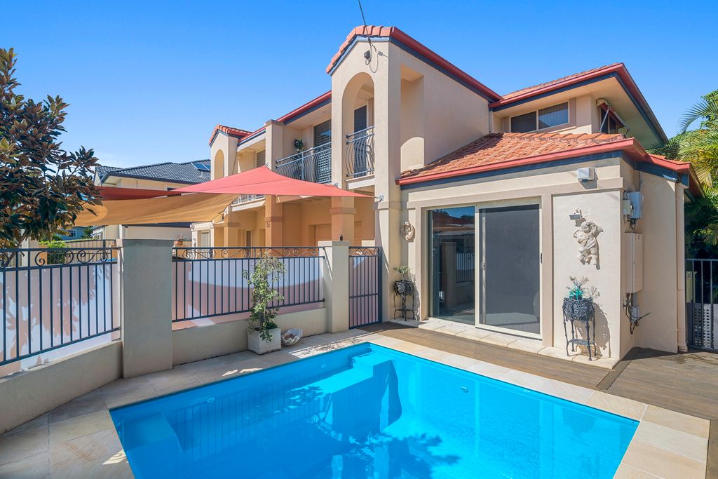 2/30 Hawaii Avenue, Palm Beach, QLD 4221