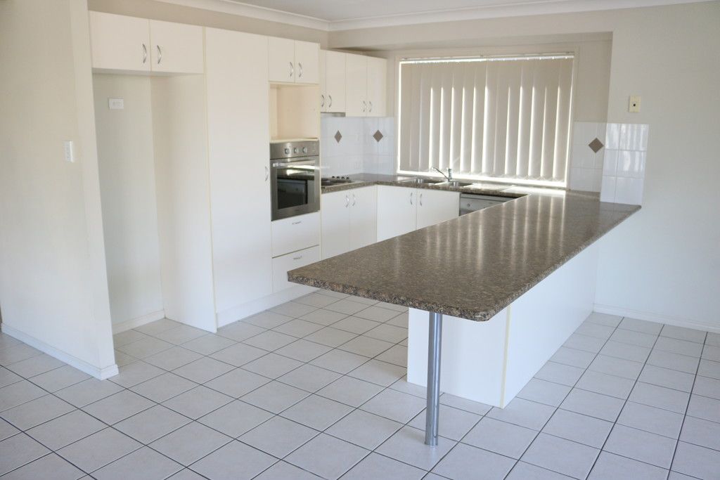 13 Dornoch Crescent, Raceview, QLD 4305