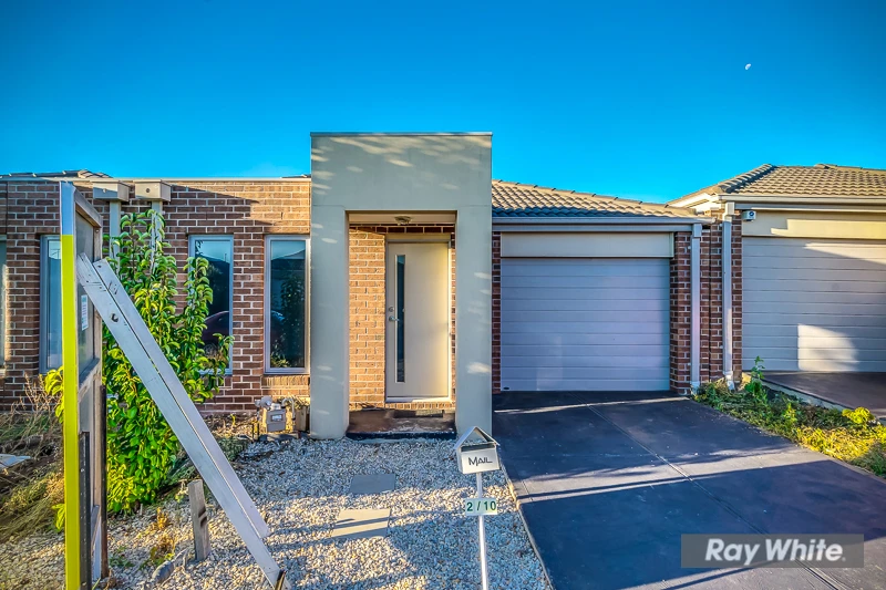 2/10 FLOWER GUM Crescent, Tarneit, VIC 3029
