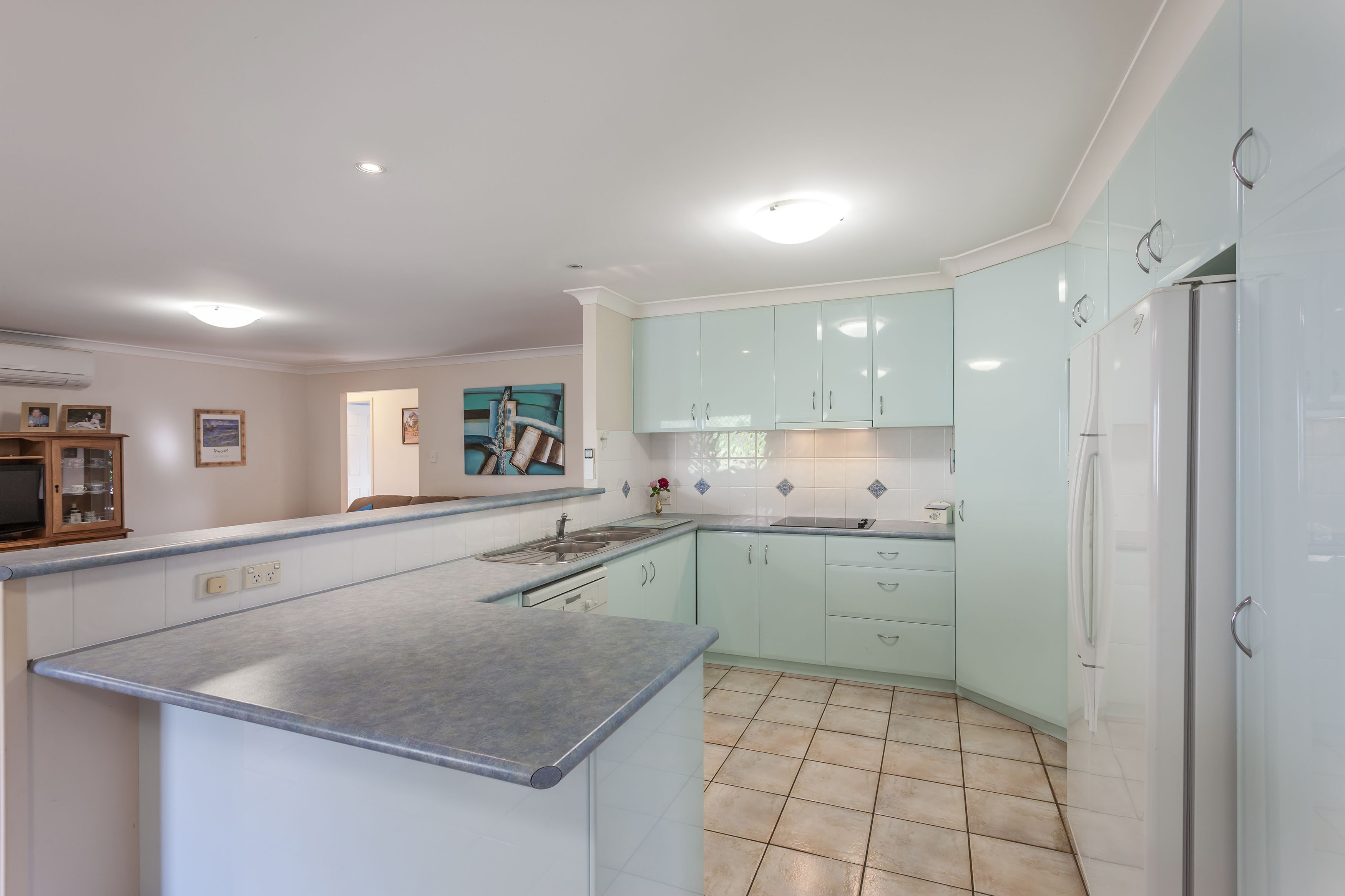 4 Osbourne Court, Kearneys Spring, QLD 4350