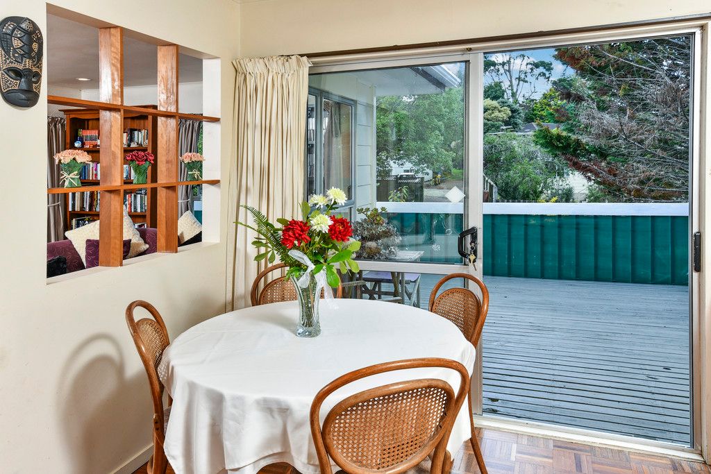 House 2a Regatta Road, Torbay, North Shore City