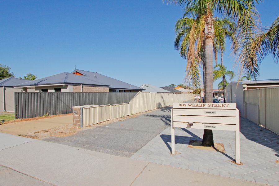 1/307 Wharf Street, Queens Park, WA 6107