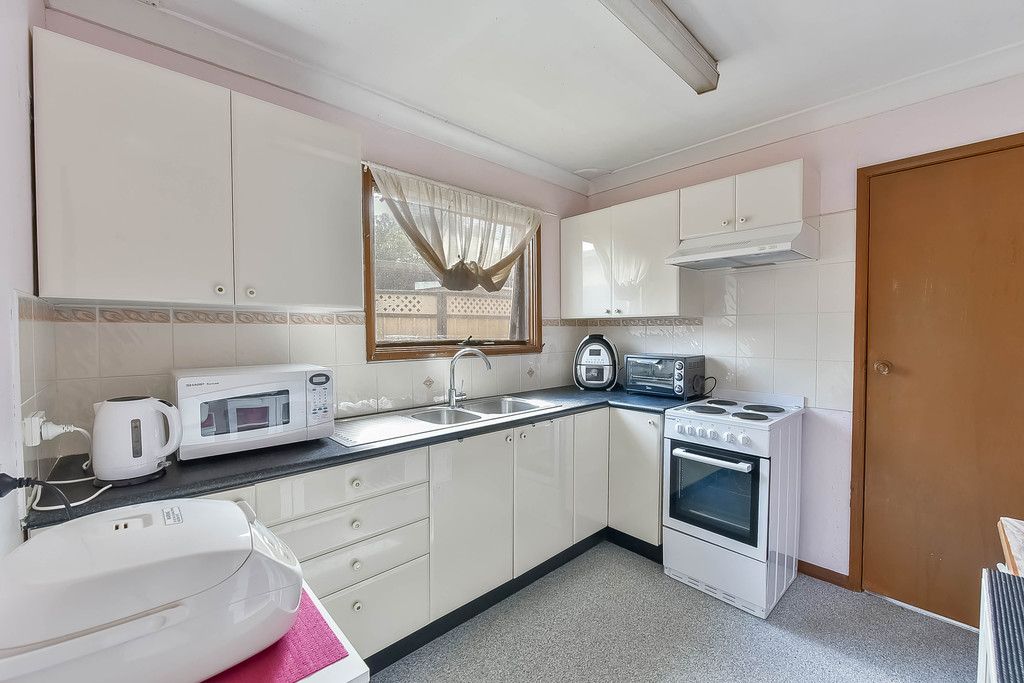 13/2 Whipbird Avenue, Ingleburn, NSW 2565