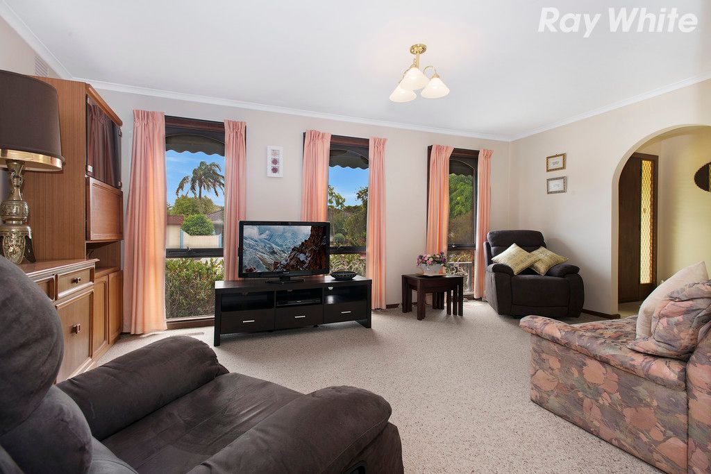 8 Narong Crescent, Knoxfield, VIC 3180