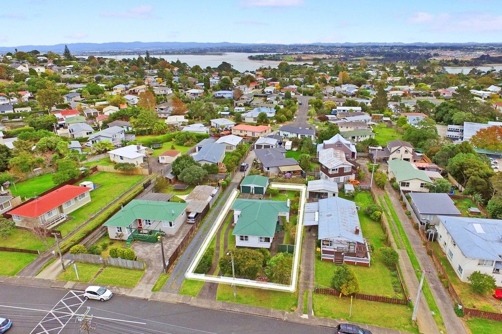 34 Tramway Road, Beach Haven, North Shore City