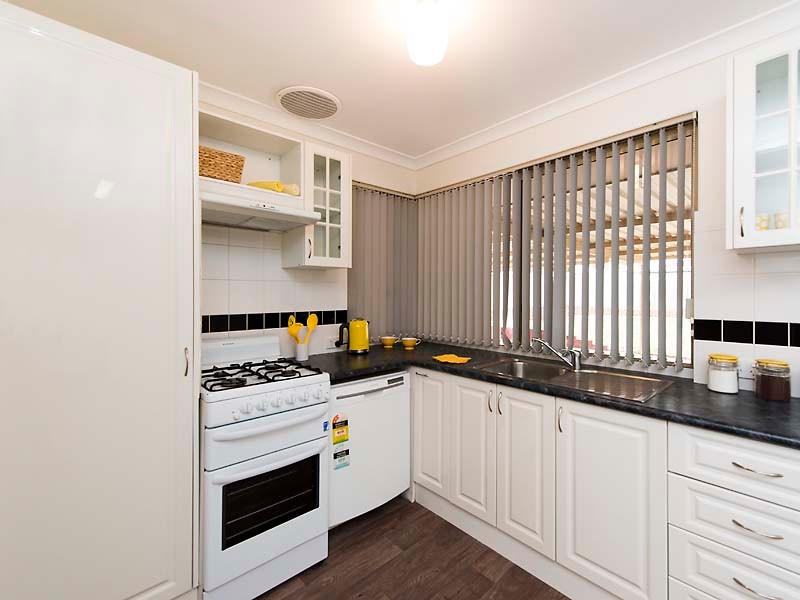 64 Cuthbertson Drive, Cooloongup, WA 6168