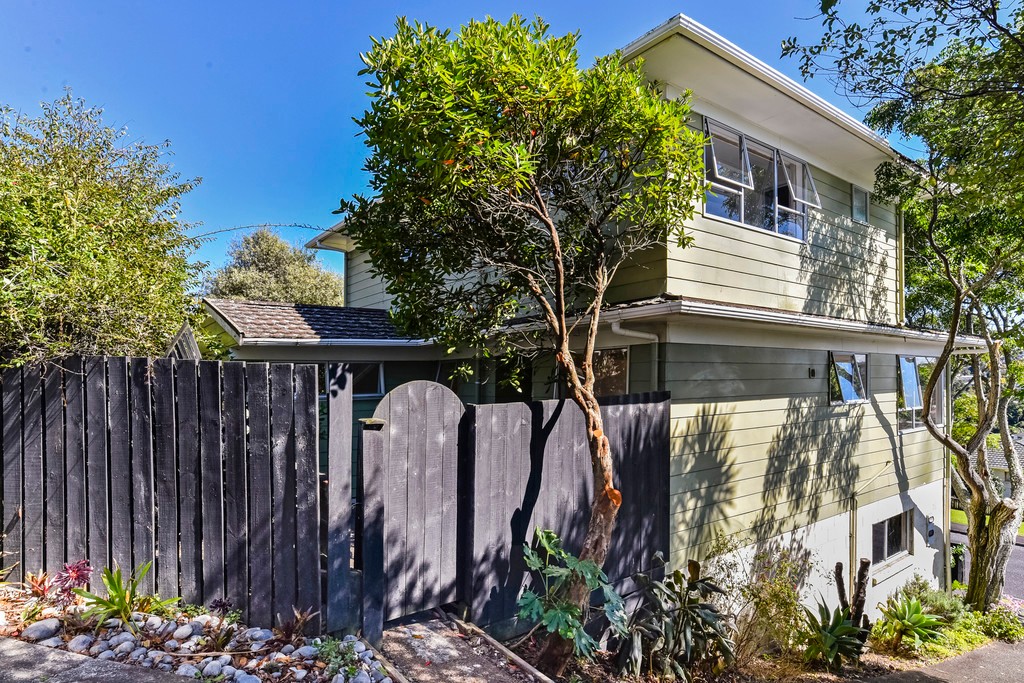 43 Shanaway Rise, Hillcrest, North Shore City