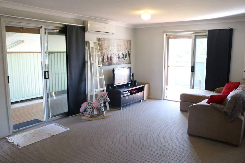 27 Logan Street, North Booval, QLD 4304
