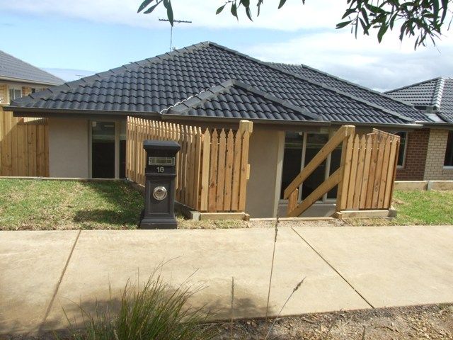 16 Wonga Lane, Cowes, VIC 3922
