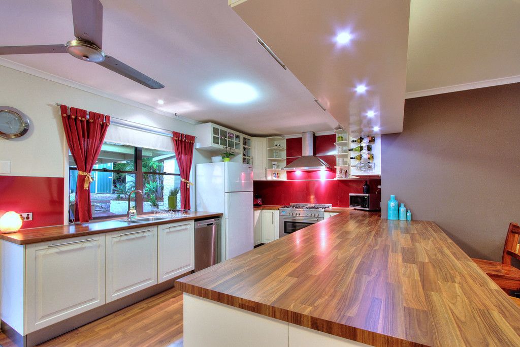 18 Wenlock Crescent, Springwood, QLD 4127