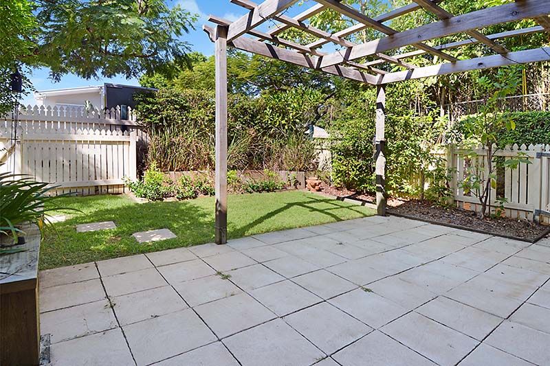 92 Woodville Street, Hendra QLD 4011