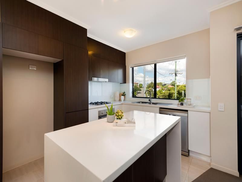 2/57 Erneton Street, Newmarket, QLD 4051