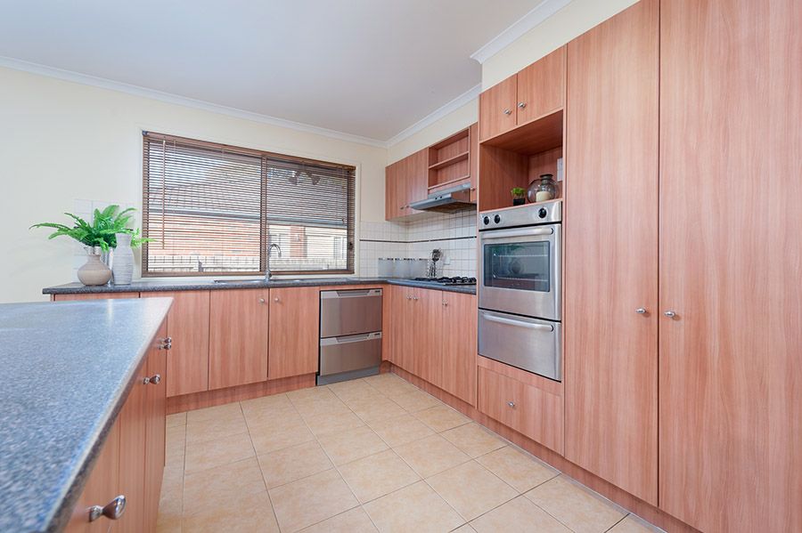 76 Sandover Drive, Roxburgh Park, VIC 3064
