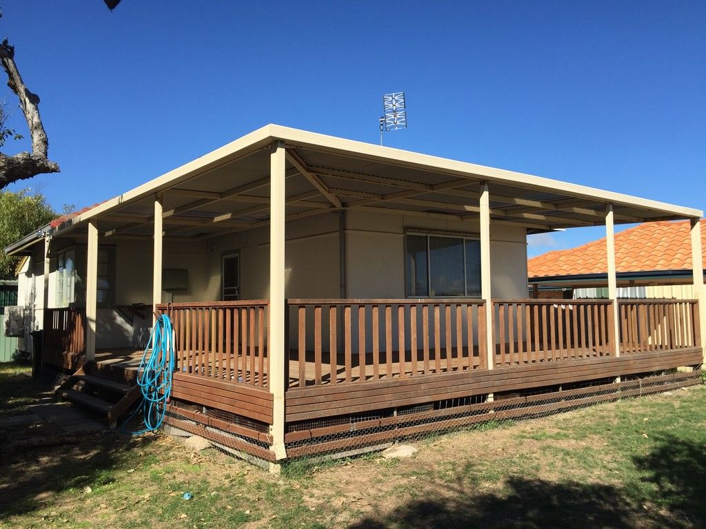 8 Whitfield Street, Beachlands, WA 6530