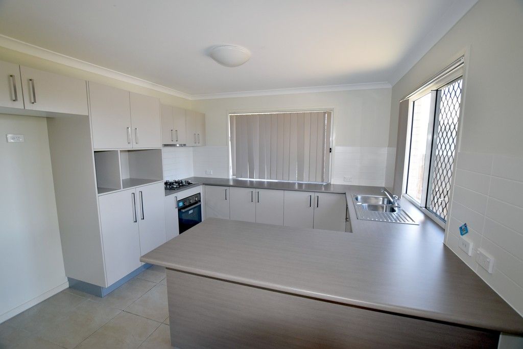 30 Orchard Drive, Kirkwood, QLD 4680
