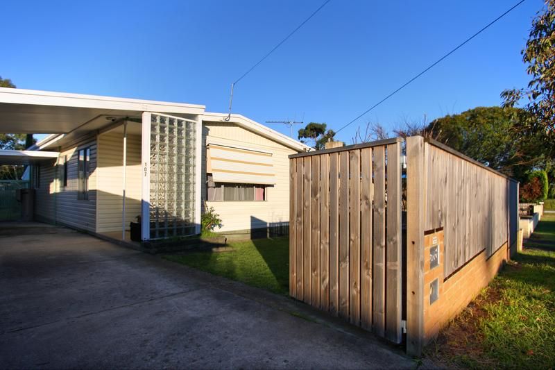 107 Fifth Avenue, Rosebud, VIC 3939