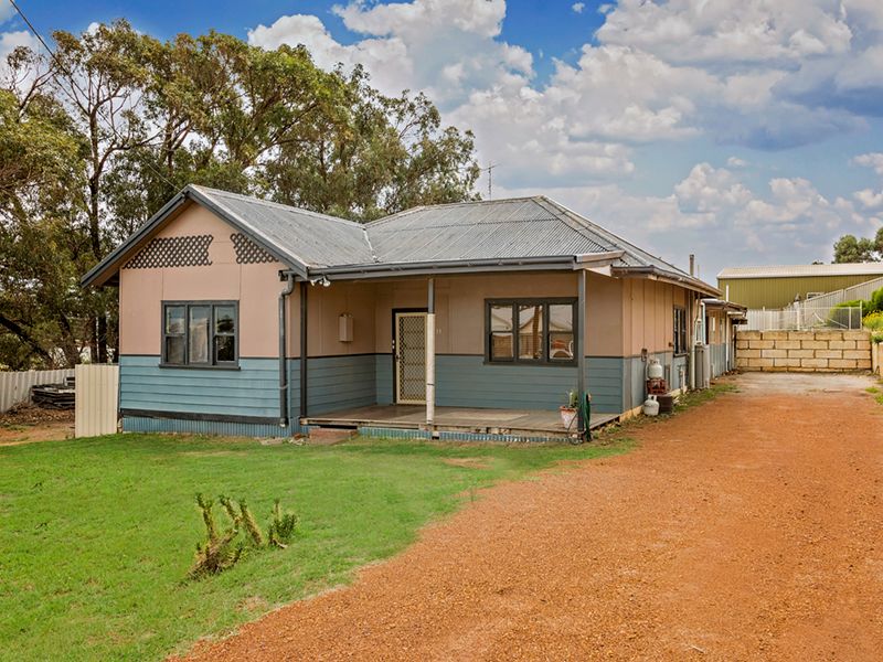 13 Elizabeth Street, Geraldton, WA 6530
