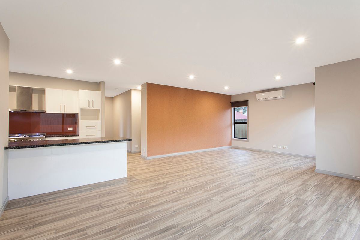 2/11 Crewe Road, Hughesdale, VIC 3166