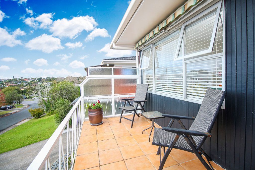 11 Kayeleen Place, Howick, Manukau City