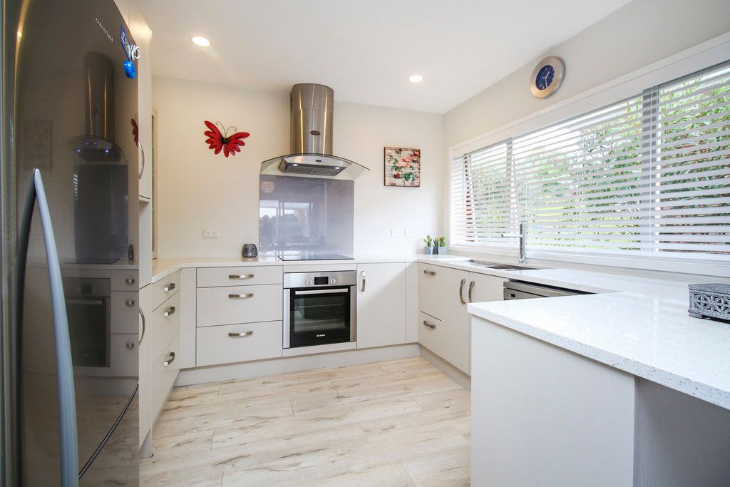 11 Kayeleen Place, Howick, Manukau City