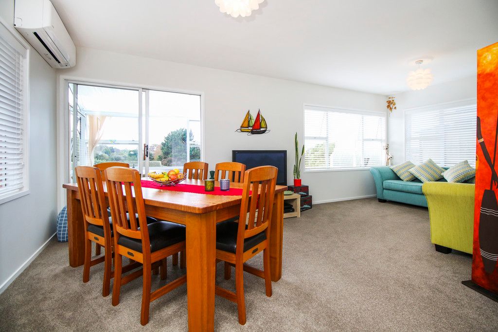 11 Kayeleen Place, Howick, Manukau City