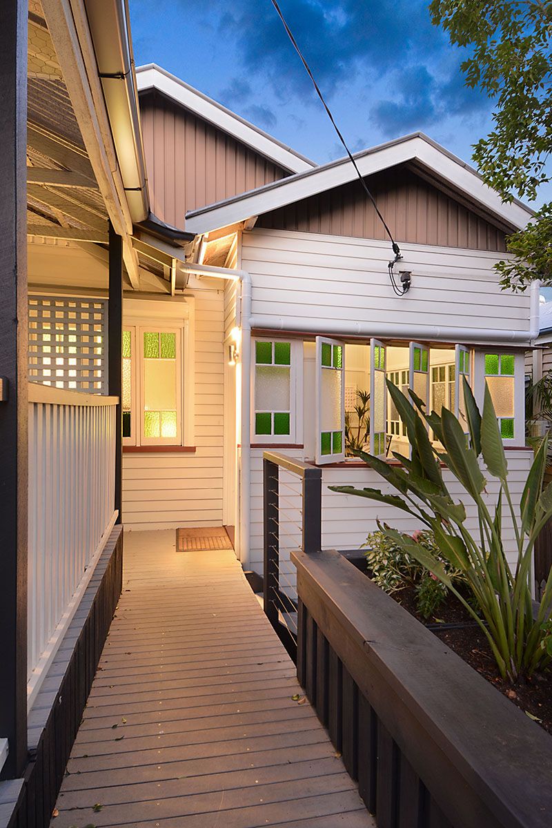 31 Tenth Avenue, Windsor, QLD 4030