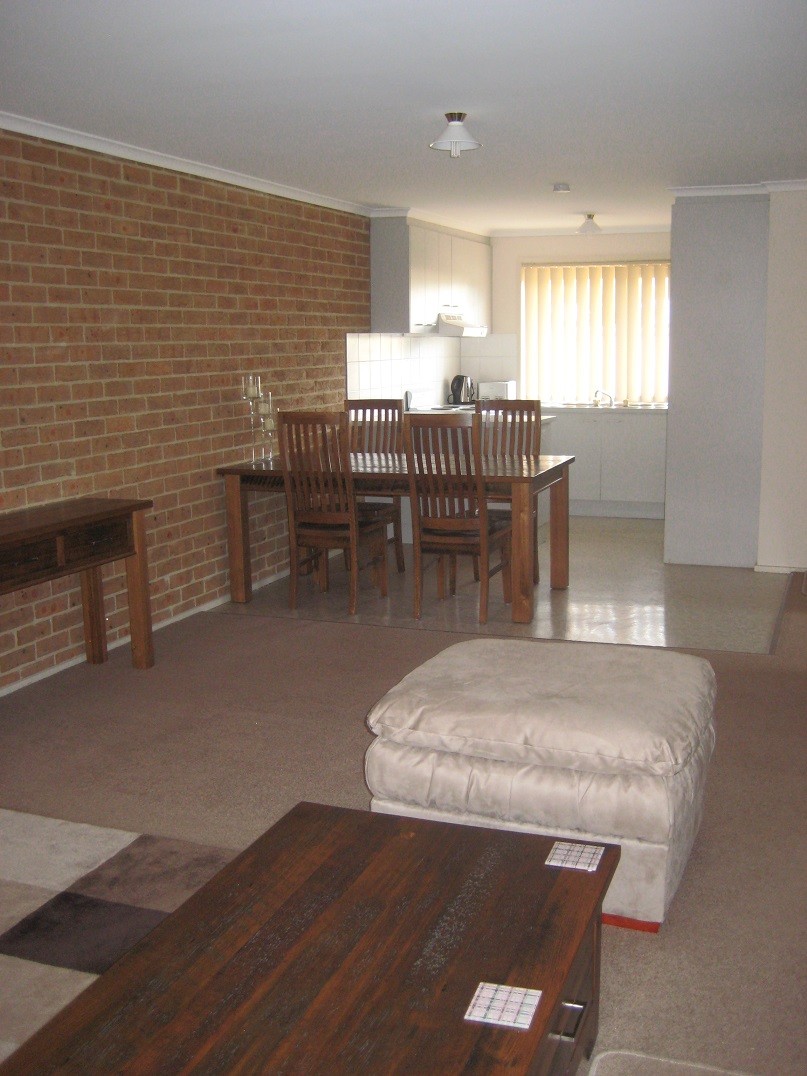 1/39 Walker Crescent, Jerrabomberra, NSW 2619