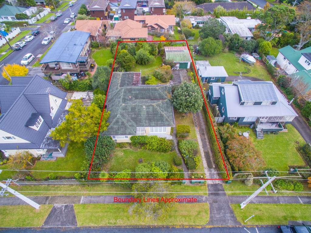 46 Lake Pupuke Drive, Takapuna, North Shore City | Real Estate | Ray ...