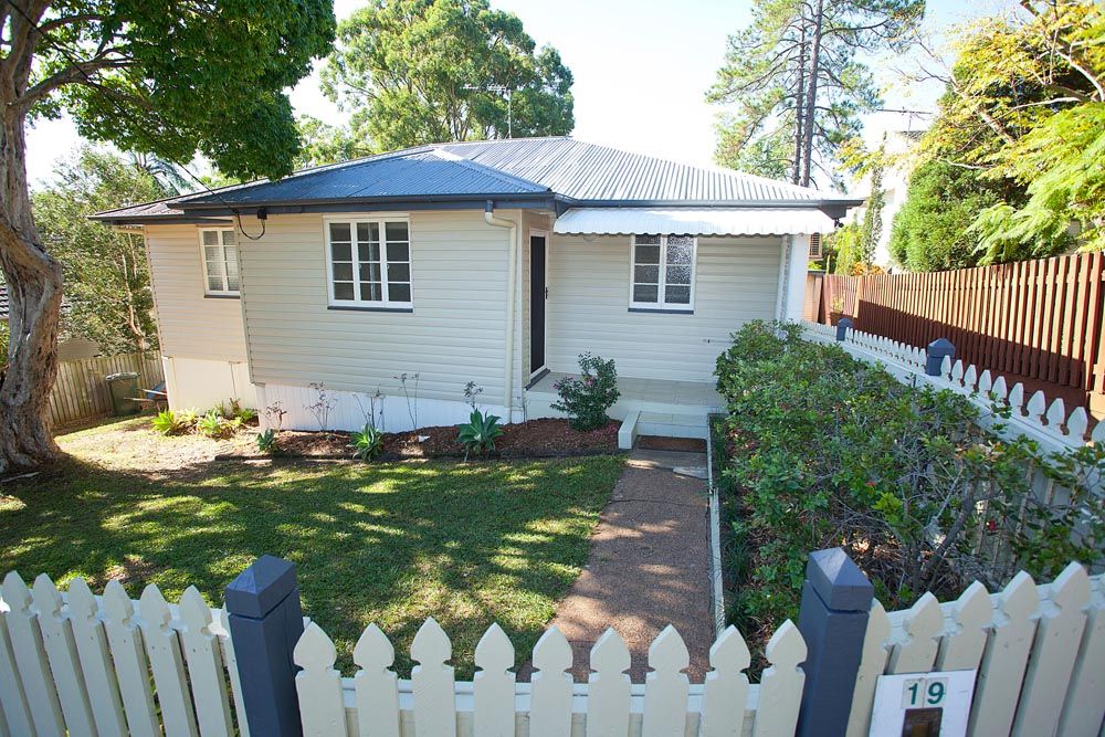 19 Nantwich Street, Mount Gravatt East, QLD 4122