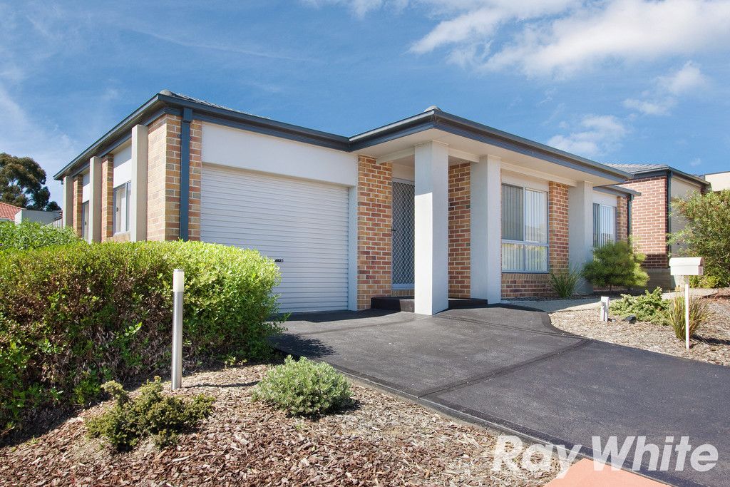 11 Hawk Avenue, Pakenham VIC 3810