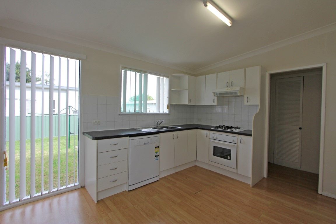 64 Kingsford Smith Drive, Berkeley Vale, NSW 2261