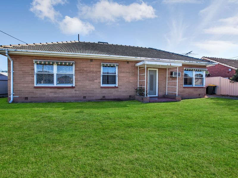 8 Lowry Street, Fulham SA 5024