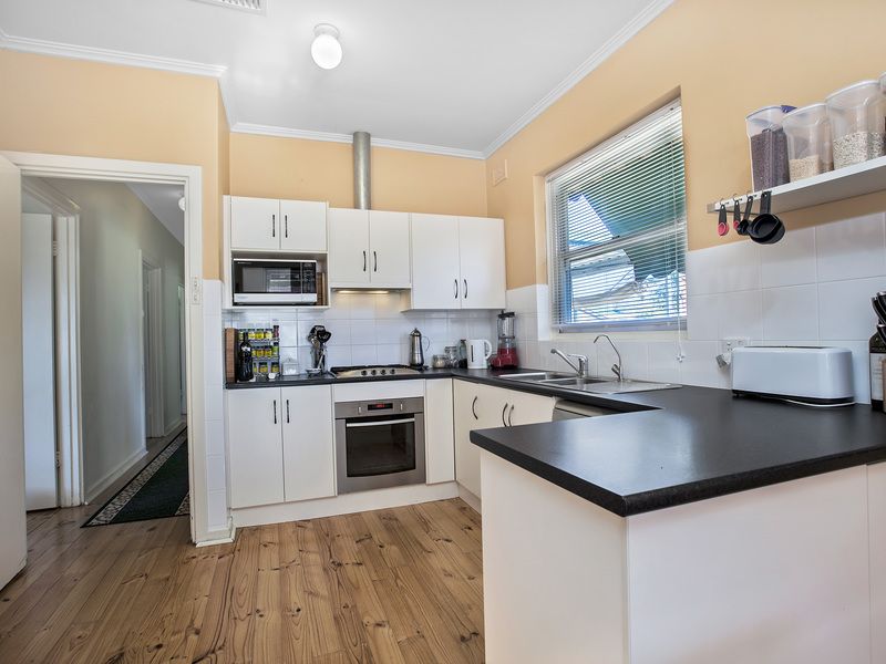 8 Lowry Street, Fulham, SA 5024