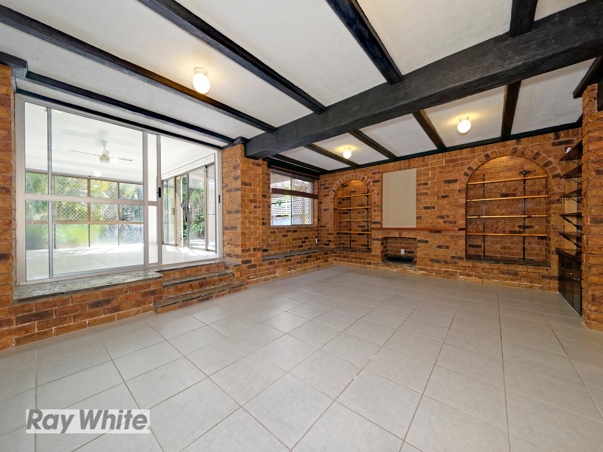 8a Bell Street, Woody Point, QLD 4019