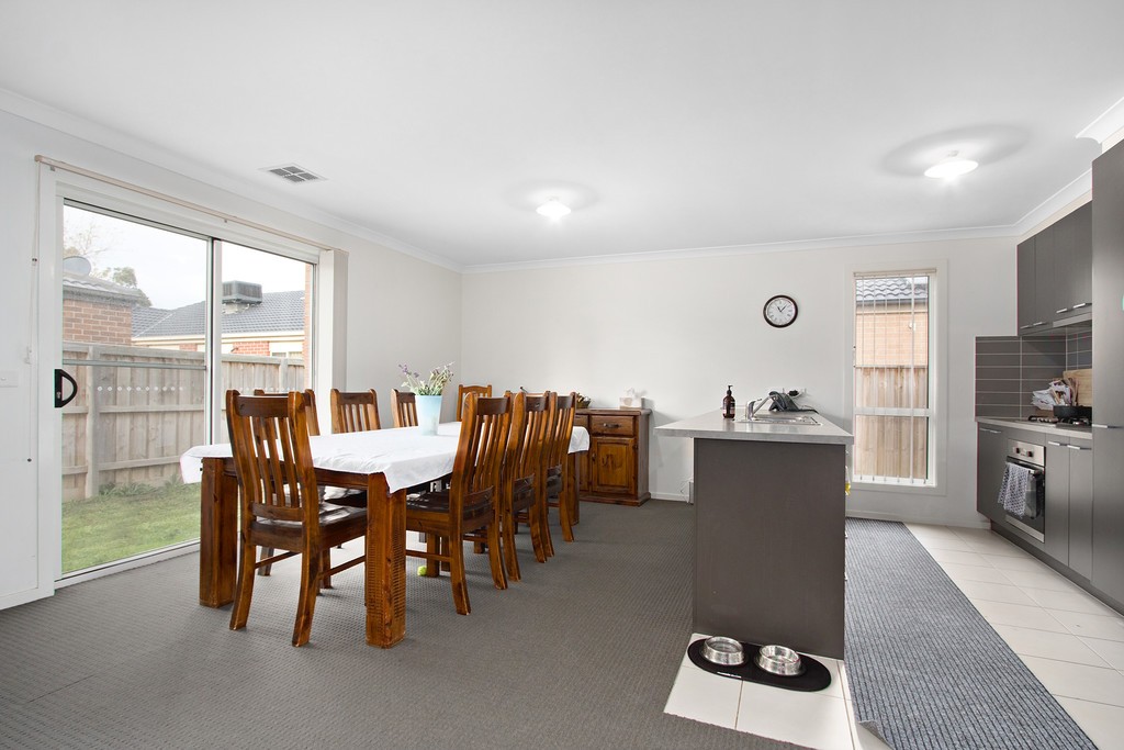 65 Fallingwater Drive, Pakenham, VIC 3810